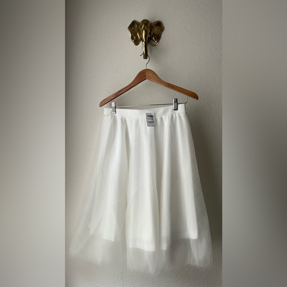 Charlotte Russe white tulle skirt. Size L